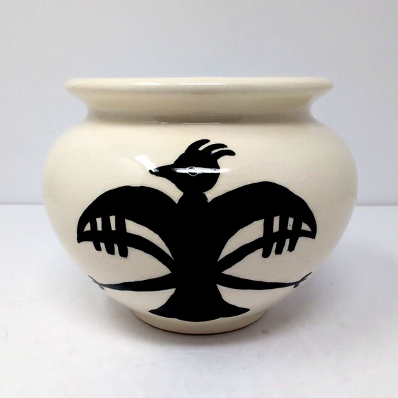 VTG Pottery Planter Cream Black Thunderbird Signed Ruth S. 1980 Hobbyist Piece - Picture 2 of 14